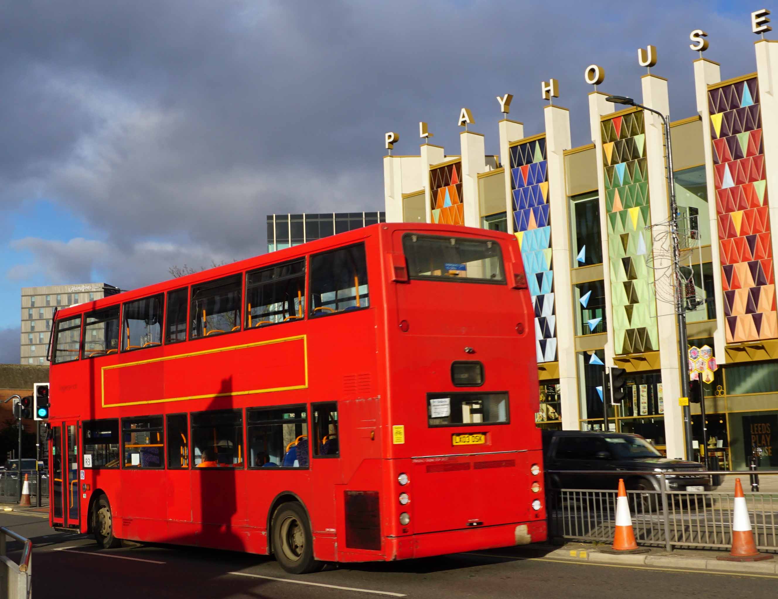 Tetleys Transbus Trident ALX400 LX03OSK